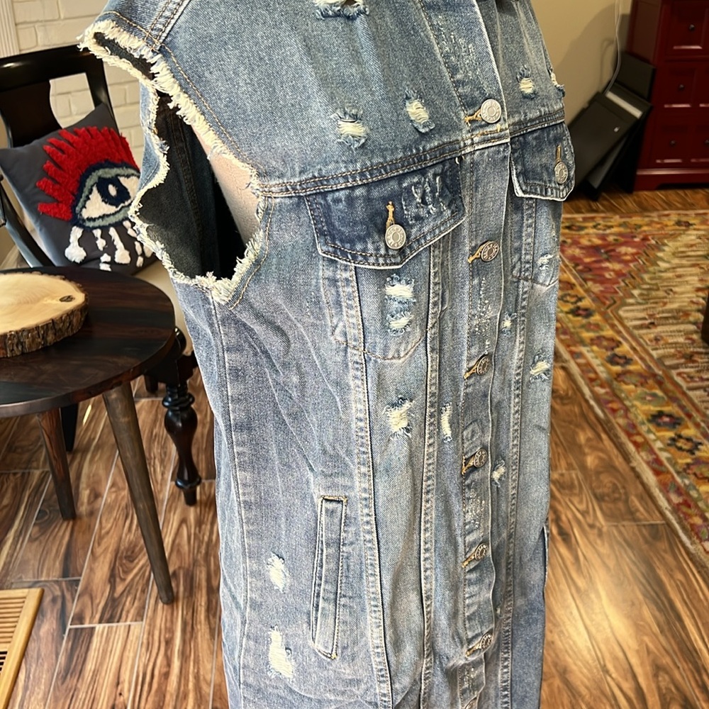 Veveret long distressed denim vest duster - Picture 4 of 12